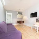 24h Check In, Aircon- Free Public Pool-fitness-sauna Varşova