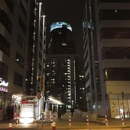 24h Check In, Aircon- Free Public Pool-fitness-sauna *