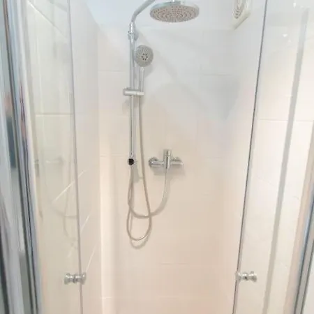 24h Check In, Aircon- Free Public Pool-fitness-sauna アパート ワルシャワ