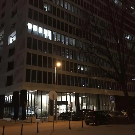 24h Check In, Aircon- Free Public Pool-fitness-sauna Varsovie