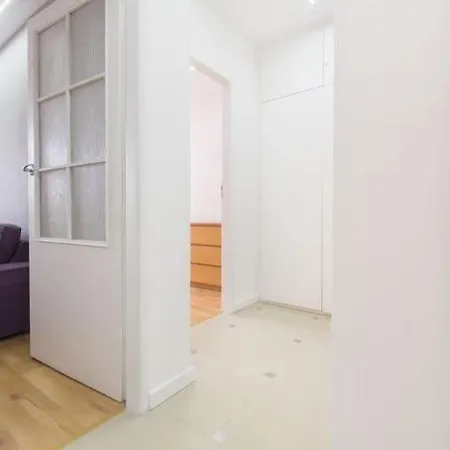 24h Check In, Aircon- Free Public Pool-fitness-sauna Appartement