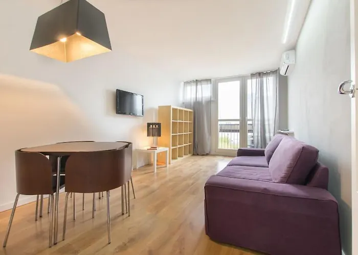 24h Check In, Aircon- Free Public Pool-fitness-sauna Varsovia