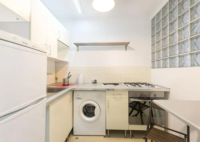 24h Check In, Aircon- Free Public Pool-fitness-sauna * Varsovia