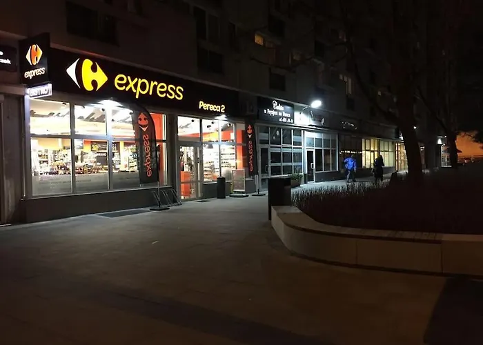 24h Check In, Aircon- Free Public Pool-fitness-sauna وارسو