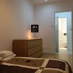 24h Check In, Aircon- Free Public Pool-fitness-sauna Varsó
