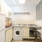24h Check In, Aircon- Free Public Pool-fitness-sauna * Varsó