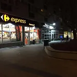 24h Check In, Aircon- Free Public Pool-fitness-sauna Varsó