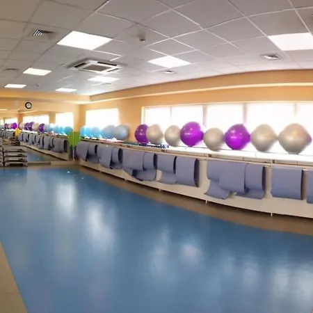 24h Check In, Aircon- Free Public Pool-fitness-sauna *